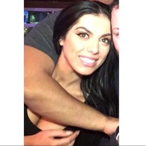 Meet your Posher, Dina